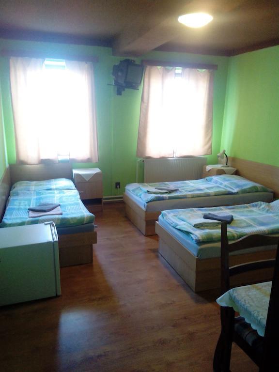 Studanecky Medved Hotel Либерец Стая снимка