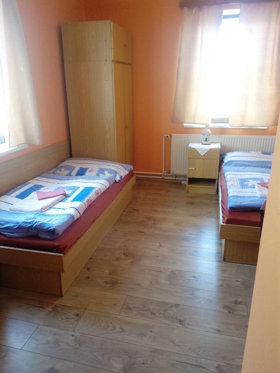 Studanecky Medved Hotel Либерец Стая снимка