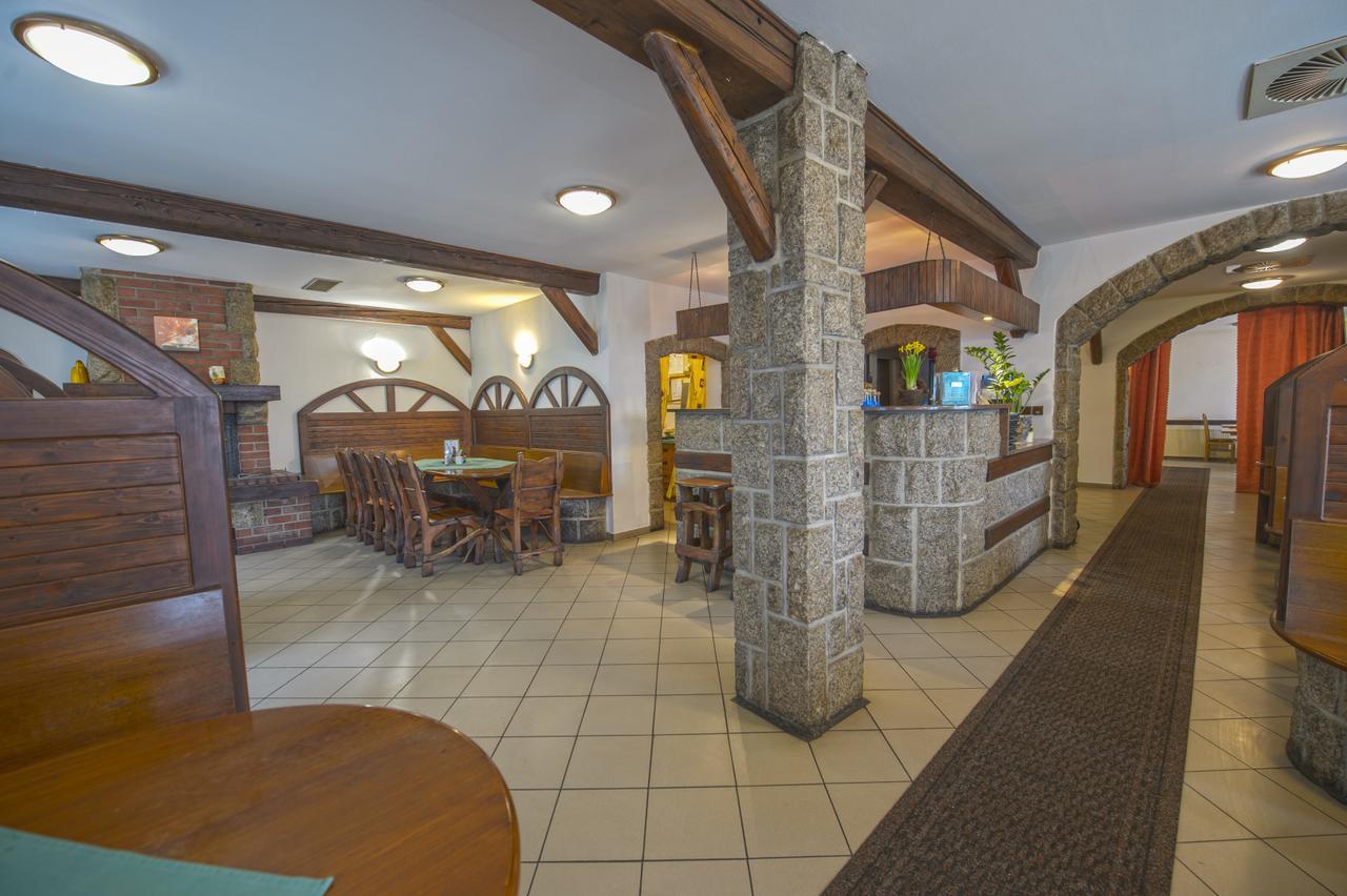 Studanecky Medved Hotel Либерец Екстериор снимка